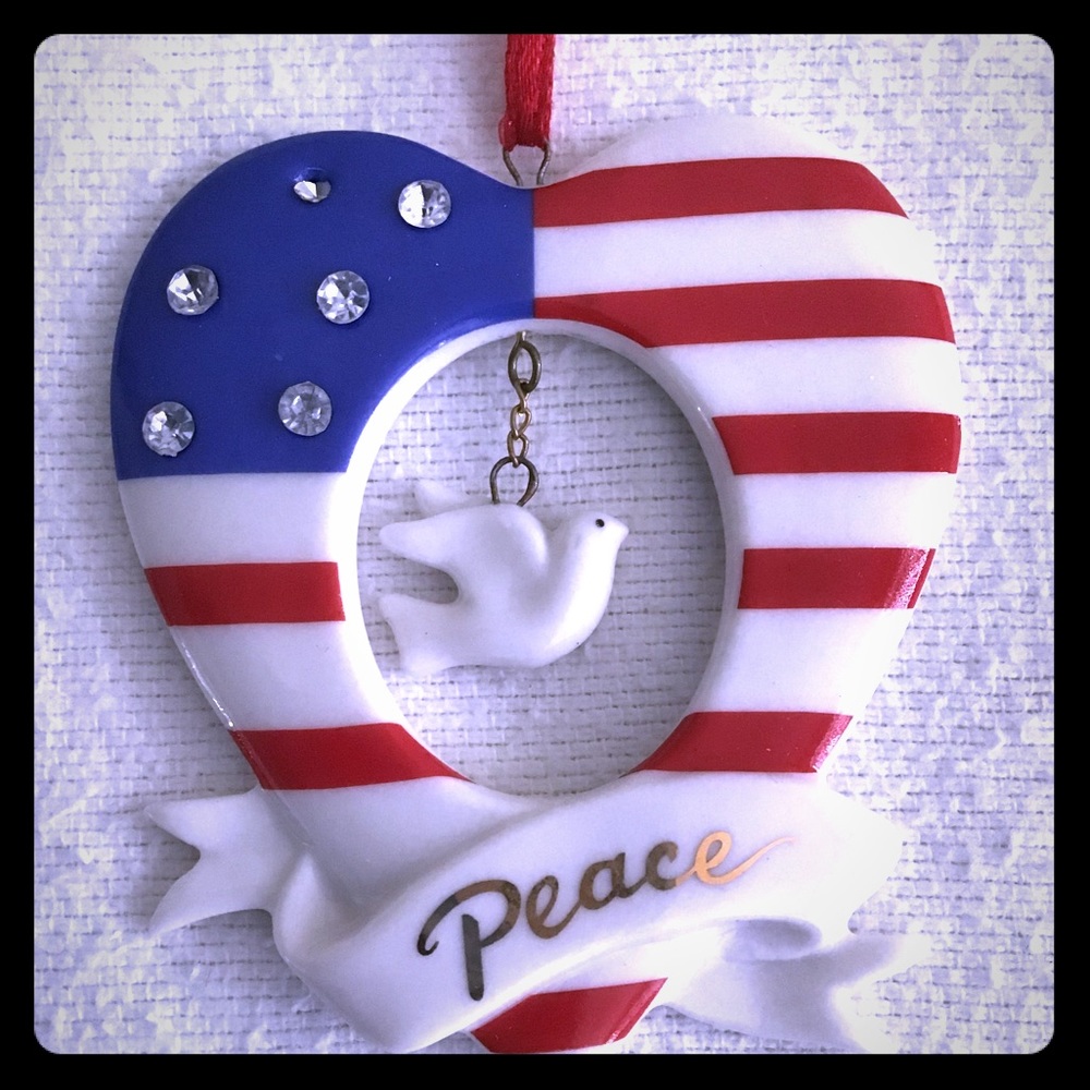 NWOT HEART SHAPED PEACE ORNAMENT